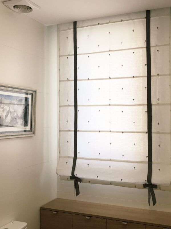 Estor con varillas y lazadas